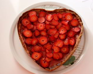 Клубничный тарт из свежей клубники