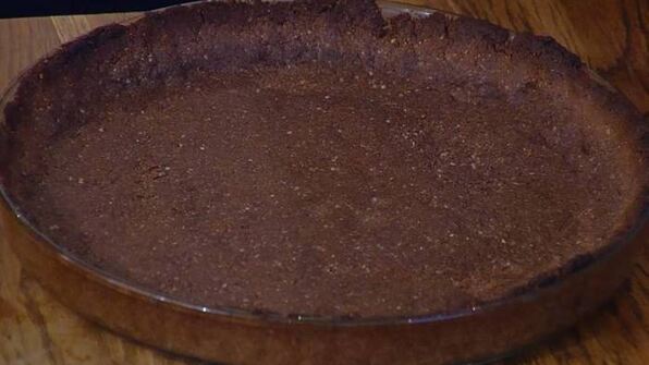 медовый тарт с ежевикой и миндалем