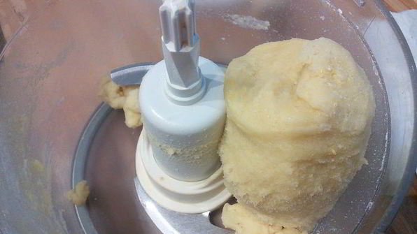 ревеневый тарт с ванильным пудингом и штройзелем