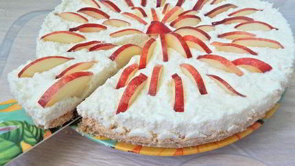 Тарт без выпечки с творогом и нектаринами