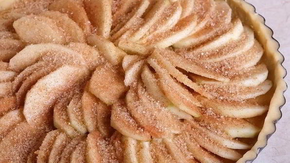 тарт с карамелизованными яблоками