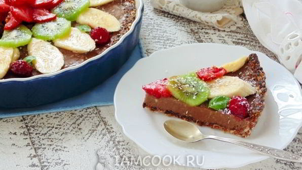 вегетарианский тарт с бананом и авокадо