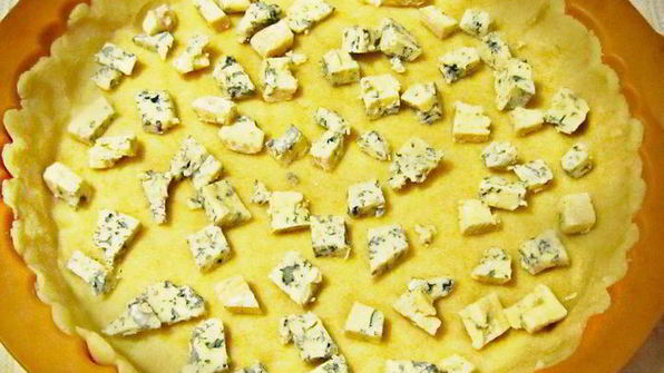 закусочный тарт с сыром джюгас и инжиром