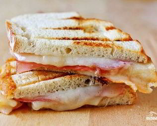 Тосты с ветчиной и сыром