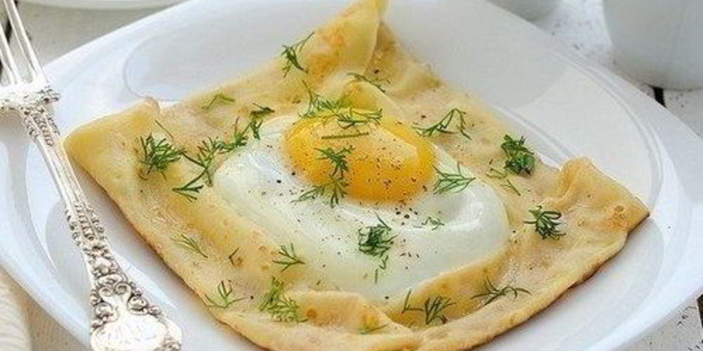 Рецепт оригинальной яичницы в блине