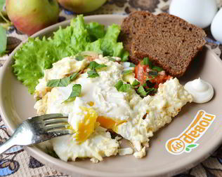 Яичница с помидорами