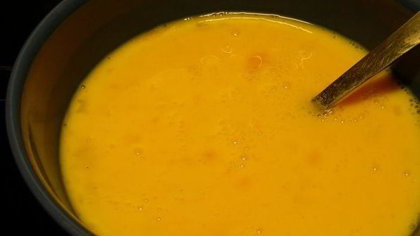 яичница-болтунья с копченой форелью