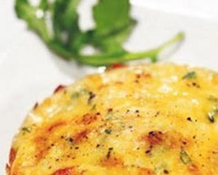 Яичница с беконом и сыром