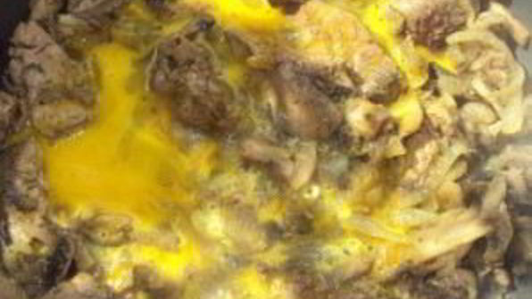 яичница с печенкой