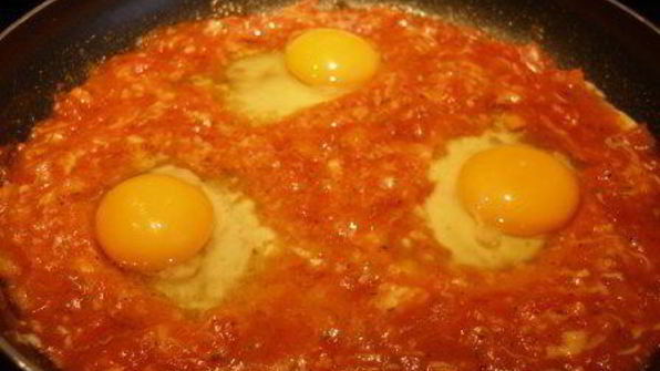 яичница с томатами uova al pomodoro