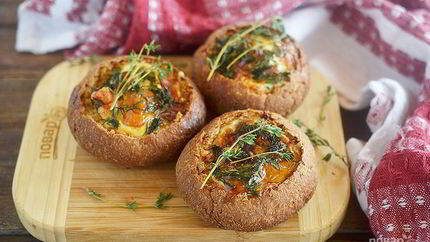 Яичница в булочках Веселый завтрак