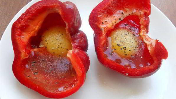 яичница в перце в микроволновке