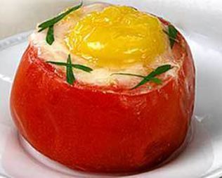 Яичница в помидорах