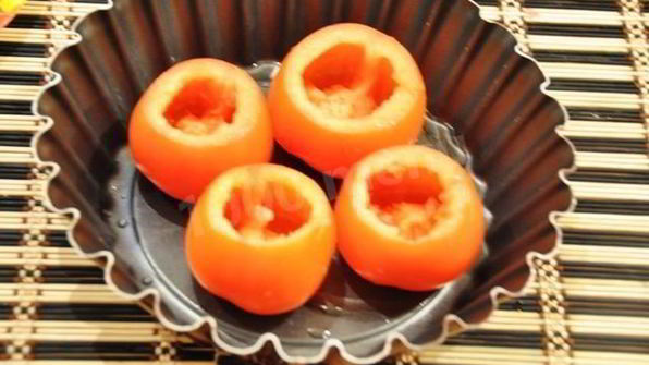 яйца в помидоре жареные