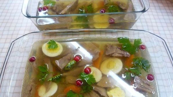 заливное из говяжьего языка