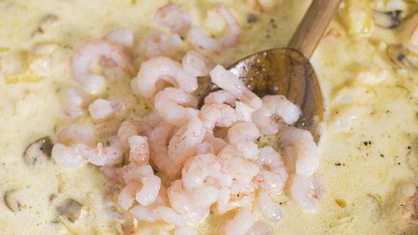 слоеные сердечки с жюльеном из креветок