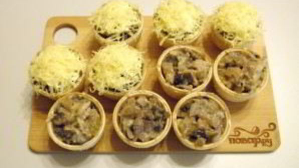 жульен в тарталетках с грибами и курицей