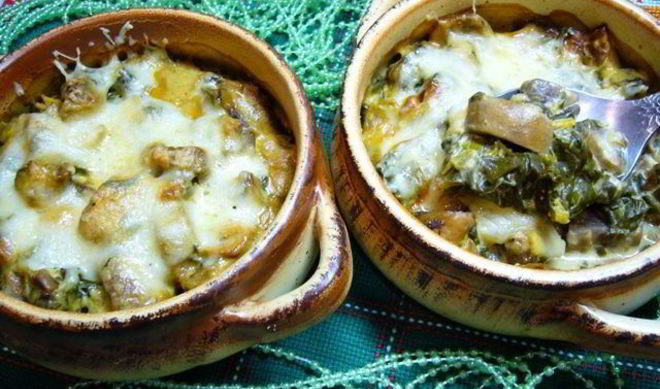 Жюльен с грибами и шпинатом